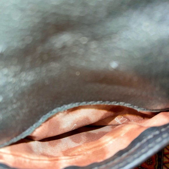 B Makowsky Leather Shoulder Bag - Picture 9 of 12